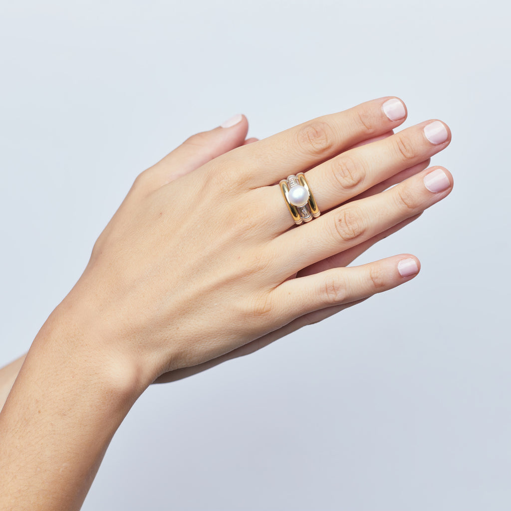THREE-HOOP RING WITH PEARL