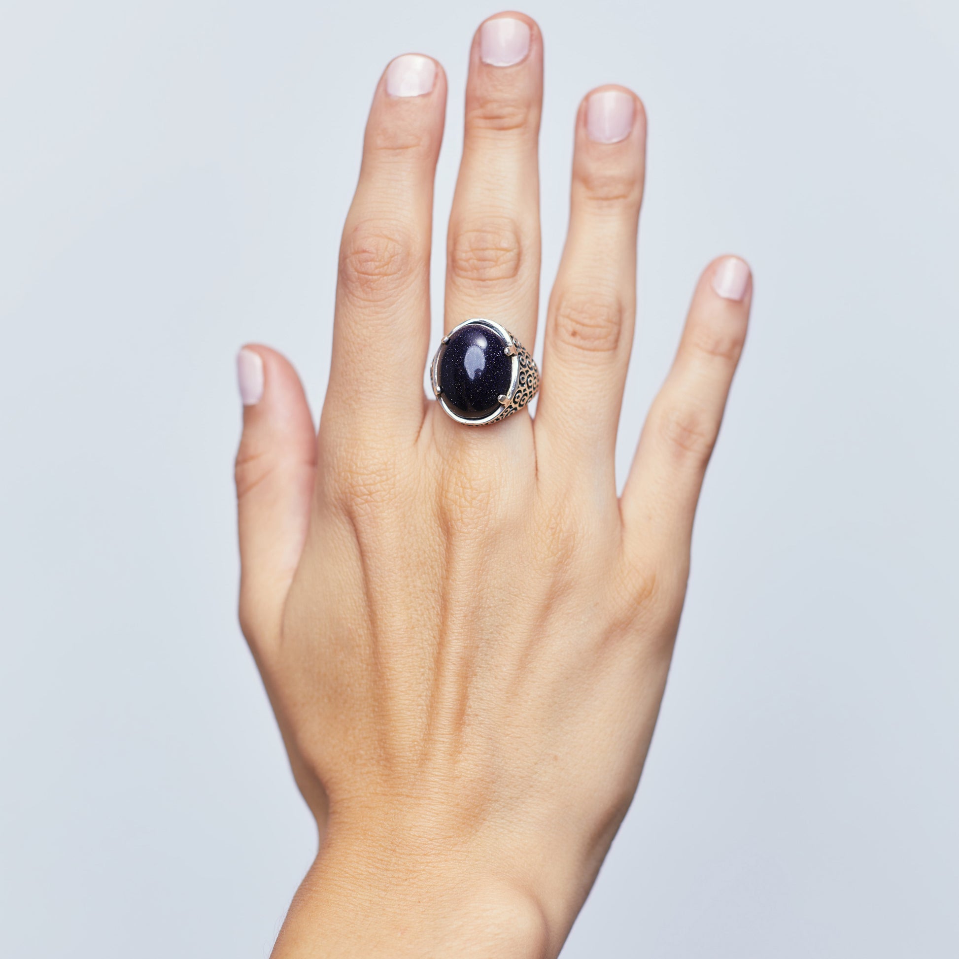 WOVEN ONYX QUARTZ RING IN BURNT SILVER