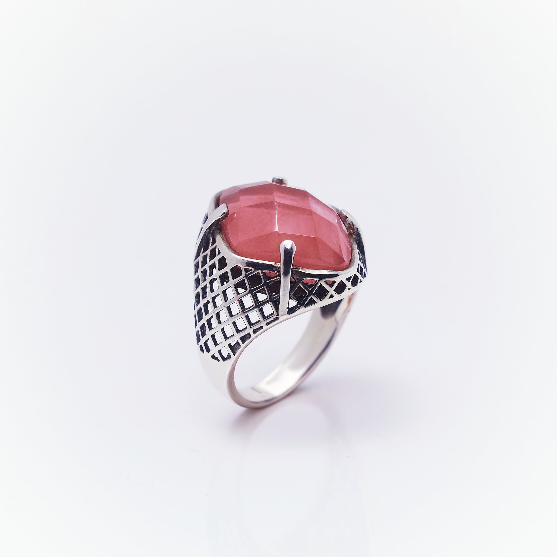 Anillo Tejido Cuarzo Rosado En Plata Quemada - ANDREA