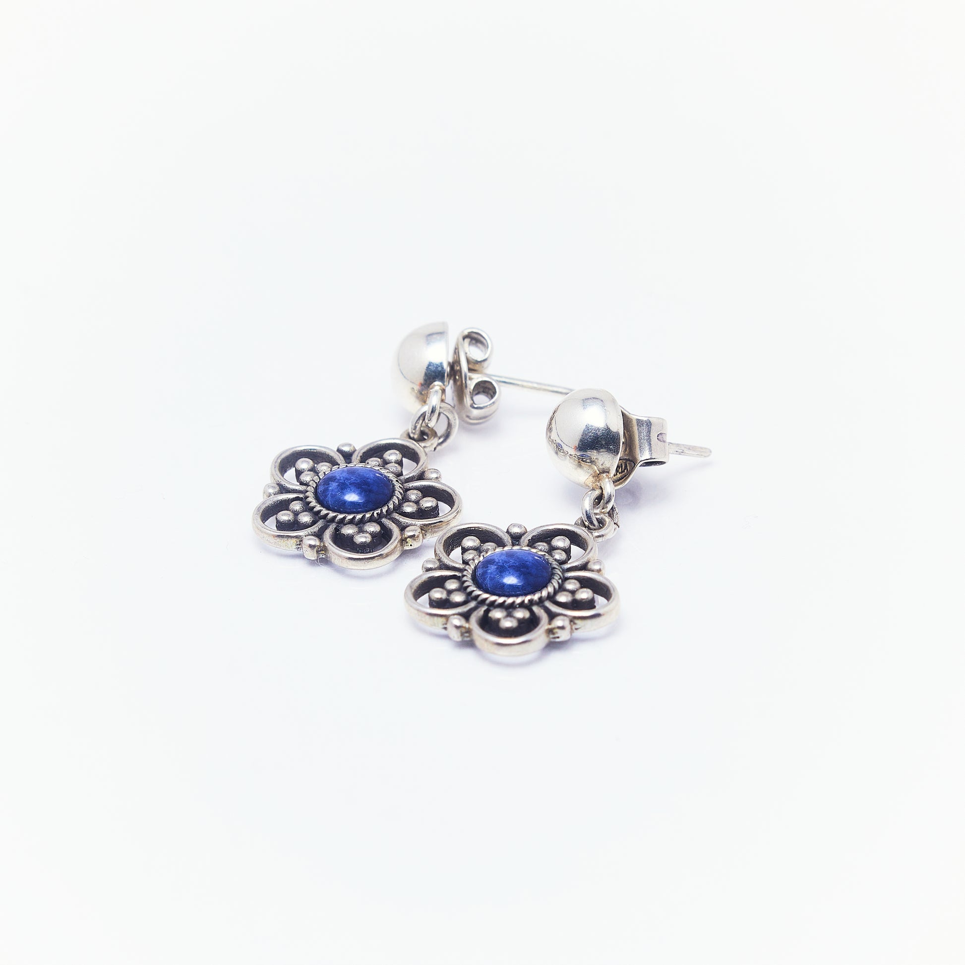Aretes Pétalos Con Piedra Lapislázuli - ANDREA
