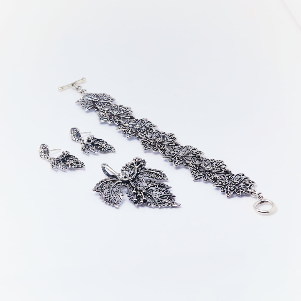 Conjunto Racimo de Uvas y Cadena Mariposa - ANDREA