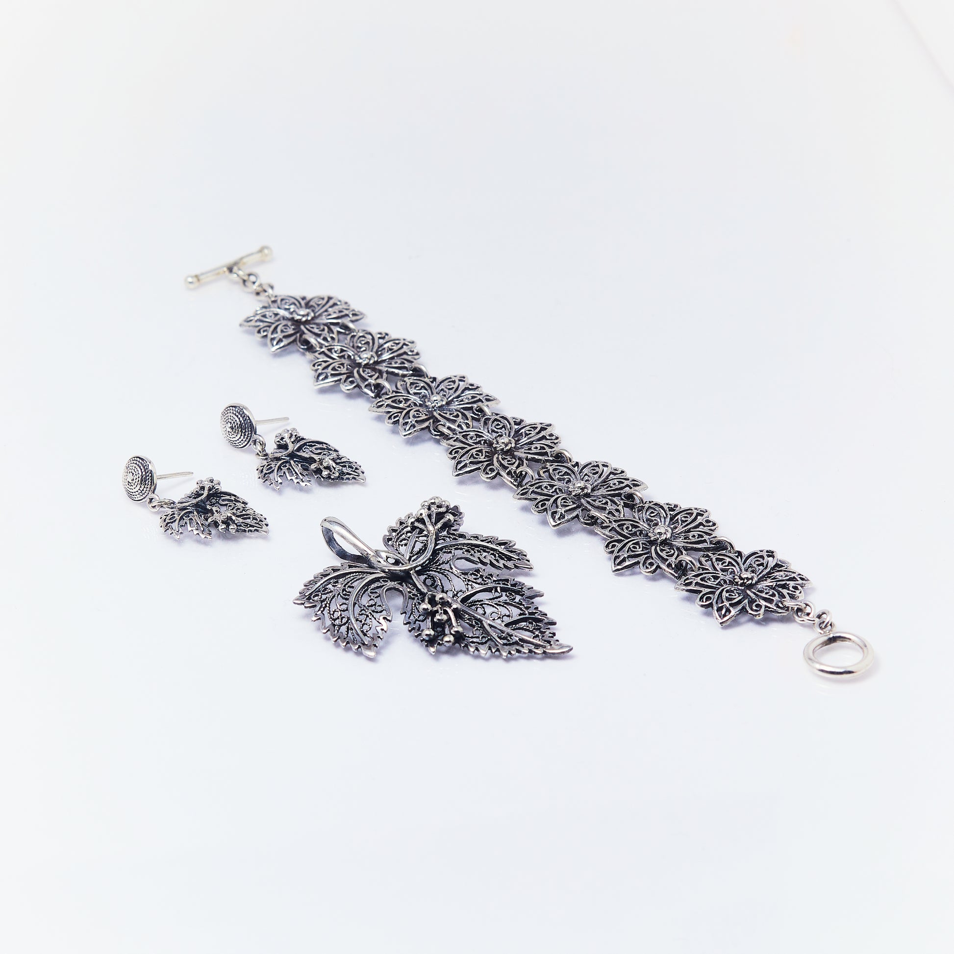 Conjunto Racimo de Uvas y Cadena Mariposa - ANDREA